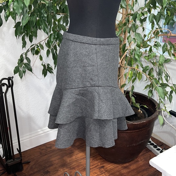 J. Crew Gray Wool Blend Flounce Mini Skirt Size 4 - Picture 3 of 8